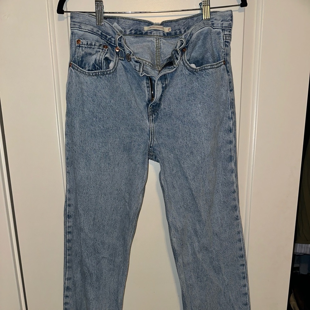 Light Wash Levi Low Pros